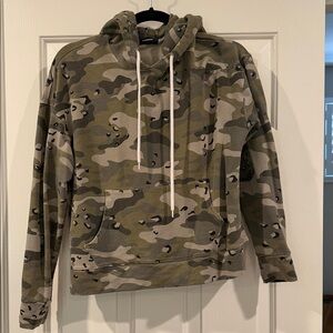 MONROW Camo Hooded Pullover Sweatshirt - Olive/Gray